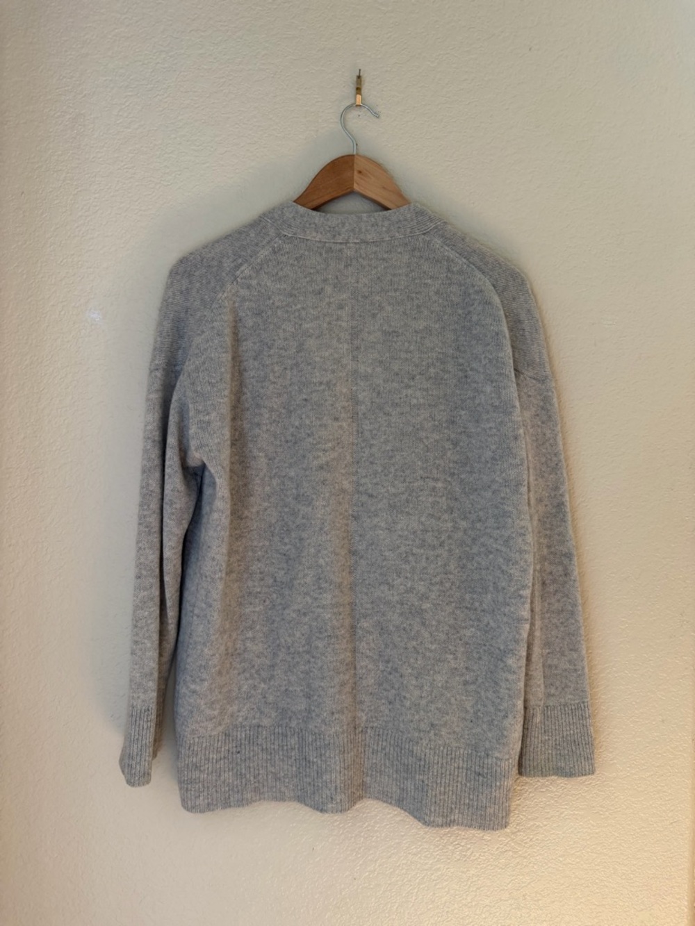 Babaton Light Gray Open-Front Knit Cardigan - Picture 6 of 8